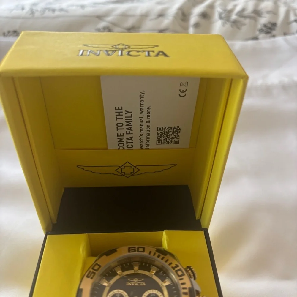 Men’s Stunning Invicta Pro Diver Quartz‎ Chronograph Quartz Dial Watch